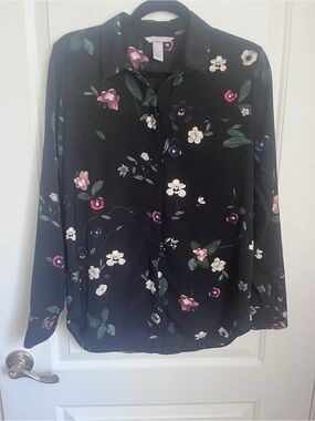 H&M Black Floral Button-Down Shirt - Size 10